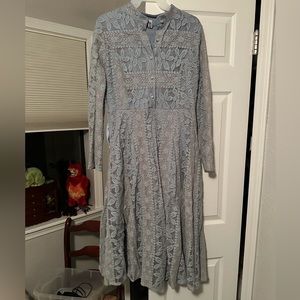 Beautiful lacy blue/gray midi dress long sleeve